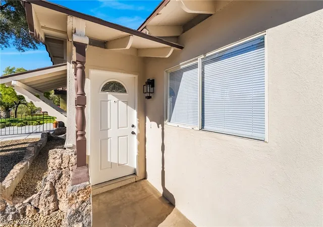 Photo 3 of Single family home for sale at 3256 Brentwood St, Las Vegas, NV 89121 | MLS# 2816721 | Listing updated on 2026-09-22