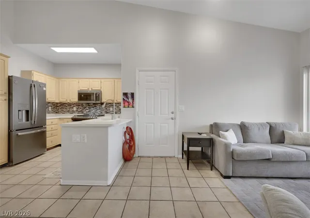 Listing Photo 4 - Condo for sale in building located at 855 N Stephanie St, Henderson, NV 89014 - Unit #2726