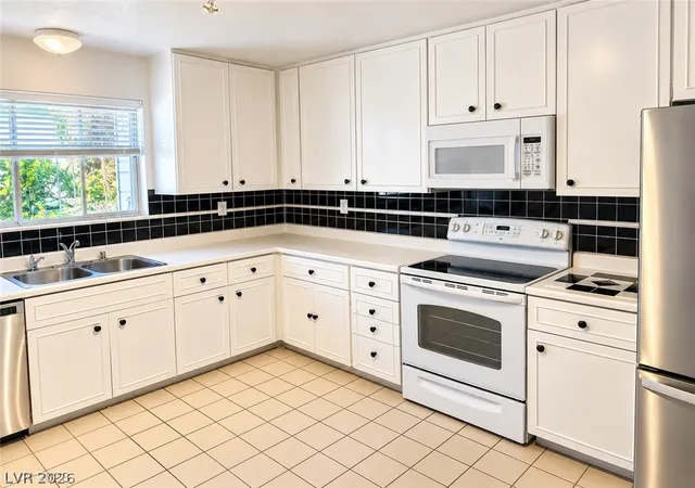 Photo 3 of Townhouse for sale at 770 Tam O Shanter, Las Vegas, NV 89109 | MLS# 2813560 | Listing updated on 2026-09-09