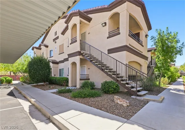 Listing Photo 2 - Condo for sale in building located at 2291 W Horizon Ridge Pkwy, Henderson, NV 89052 - Unit #9249