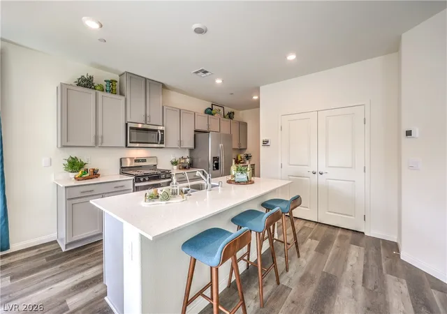 Photo 1 of Single family home for sale at 516 Canary Song Dr, Henderson, NV 89011 | MLS# 2817254 | Listing updated on 2026-09-14