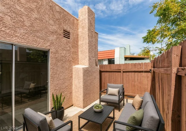 Photo 4 of Townhouse for sale at 3638 Villa Knls E Dr, Las Vegas, NV 89120 | MLS# 2816910 | Listing updated on 2026-09-09