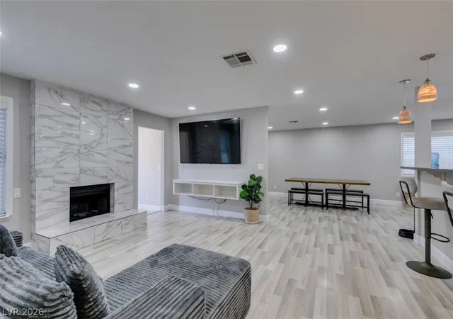 Photo 4 of Single family home for sale at 847 Shoreview Dr, Henderson, NV 89002 | MLS# 2817395 | Listing updated on 2026-09-10