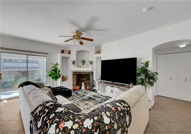 Listing Photo 4 - Condo for sale in building located at 6201 E Lake Mead Blvd, Las Vegas, NV 89156 - Unit #168