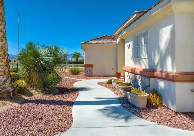 Photo 4 of Single family home for sale at 350 E Calvada Blvd, Pahrump, NV 89048 | MLS# 2815661 | Listing updated on 2026-09-10