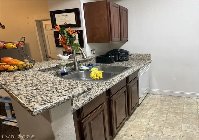 Listing Photo 5 - Condo for sale in building located at 5162 S Jones Blvd, Las Vegas, NV 89118 - Unit #104