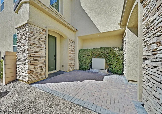 Photo 3 of Single family home for sale at 817 Orchard Crse Dr, Las Vegas, NV 89148 | MLS# 2817477 | Listing updated on 2026-10-04