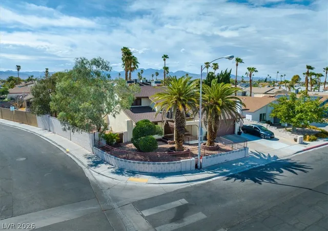 Photo 2 of Sale Pending at 3885 Redwood St, Las Vegas, NV 89103 | MLS# 2814475 | Listing updated on 2026-09-14
