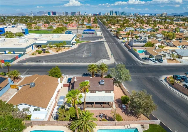 Photo 3 of Sale Pending at 3885 Redwood St, Las Vegas, NV 89103 | MLS# 2814475 | Listing updated on 2026-09-14