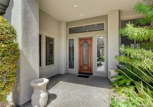Photo 2 of Single family home for sale at 8 Starbrook Dr, Henderson, NV 89052 | MLS# 2817084 | Listing updated on 2026-09-11