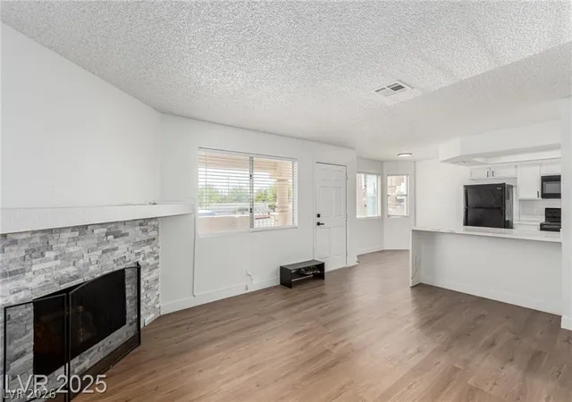 Listing Photo 4 - Condo for sale in building located at 905 Sulphur Springs Ln, Las Vegas, NV 89128 - Unit #101