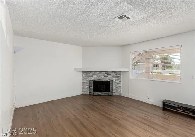 Listing Photo 5 - Condo for sale in building located at 905 Sulphur Springs Ln, Las Vegas, NV 89128 - Unit #101