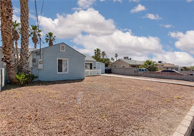 Photo 3 of Single family home for sale at 111 Ivy St, Henderson, NV 89015 | MLS# 2817718 | Listing updated on 2026-10-06