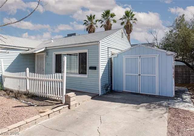 Photo 4 of Single family home for sale at 111 Ivy St, Henderson, NV 89015 | MLS# 2817718 | Listing updated on 2026-10-06
