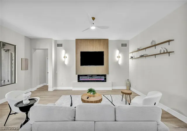Photo 2 of Single family home for sale at 17 Winding Rd, Henderson, NV 89052 | MLS# 2817225 | Listing updated on 2026-09-12