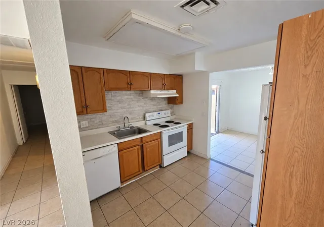 Photo 3 of Townhouse for sale at 3984 Torsby Pl, Las Vegas, NV 89119 | MLS# 2817777 | Listing updated on 2026-09-29