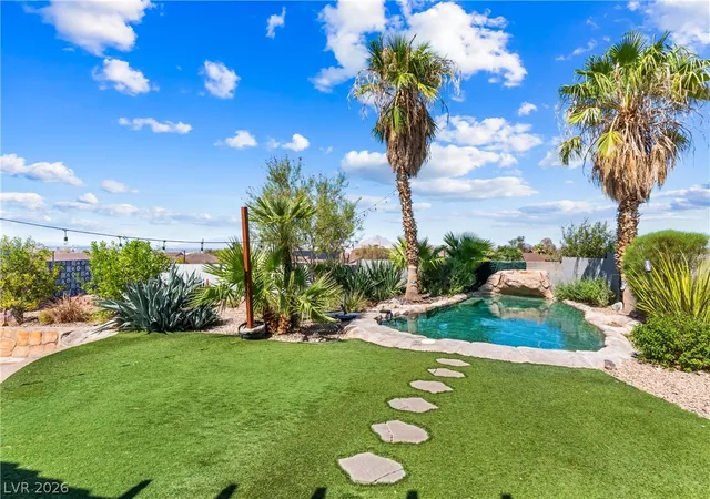Photo 1 of Single family home for sale at 424 Waterwheel Fls Dr, Henderson, NV 89015 | MLS# 2816293 | Listing updated on 2026-09-11