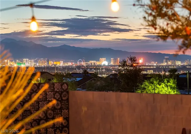 Photo 3 of Single family home for sale at 424 Waterwheel Fls Dr, Henderson, NV 89015 | MLS# 2816293 | Listing updated on 2026-09-11