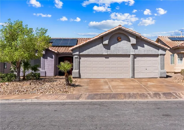 Photo 3 of Single family home for sale at 424 Waterwheel Fls Dr, Henderson, NV 89015 | MLS# 2816293 | Listing updated on 2026-09-11