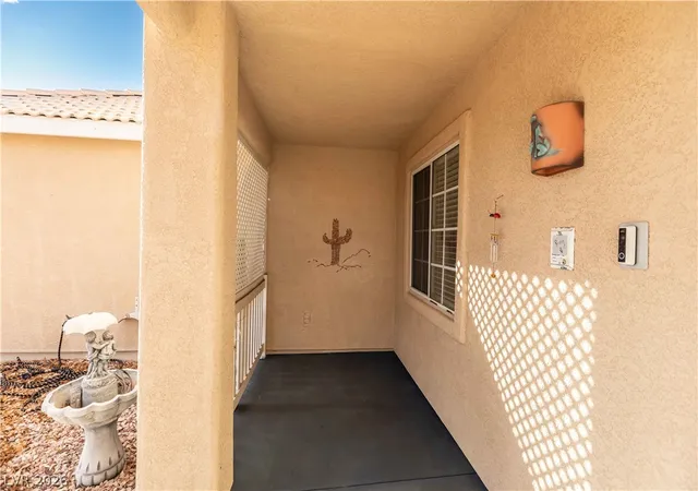 Photo 4 of Single family home for sale at 401 Honeysuckle Ln, Mesquite, NV 89027 | MLS# 2817856 | Listing updated on 2026-09-11