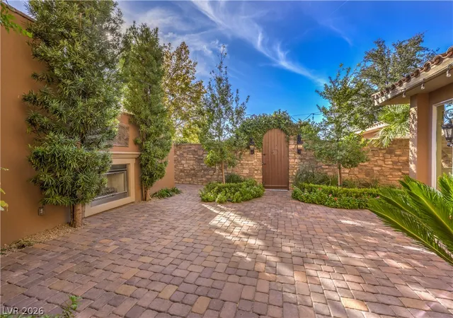 Photo 2 of Single family home for sale at 16 Anthem Pointe Ct, Henderson, NV 89052 | MLS# 2817863 | Listing updated on 2026-09-11