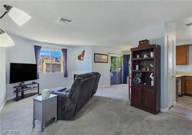 Listing Photo 5 - Condo for sale in building located at 2240 Highpointe Dr, Laughlin, NV 89029 - Unit #201