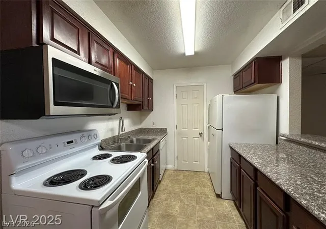 Photo 4 of Condo for sale at 2606 S Durango Dr #172, Las Vegas, NV 89117 | MLS# 2817895 | Listing updated on 2026-09-11