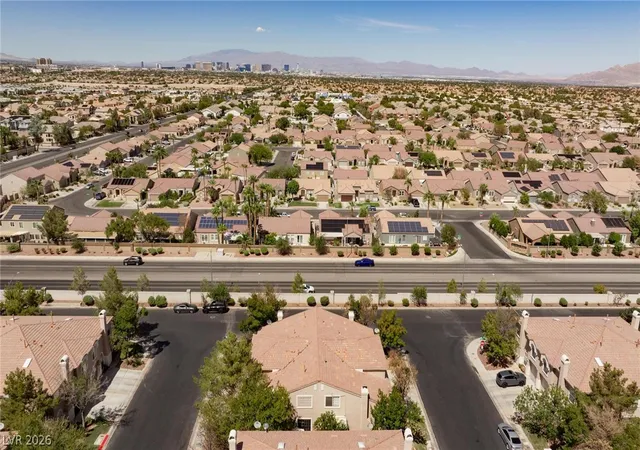 Photo 29 of Townhouse for sale at 10112 Tumbling Tree St, Las Vegas, NV 89183 | MLS# 2817450 | Listing updated on 2026-09-11