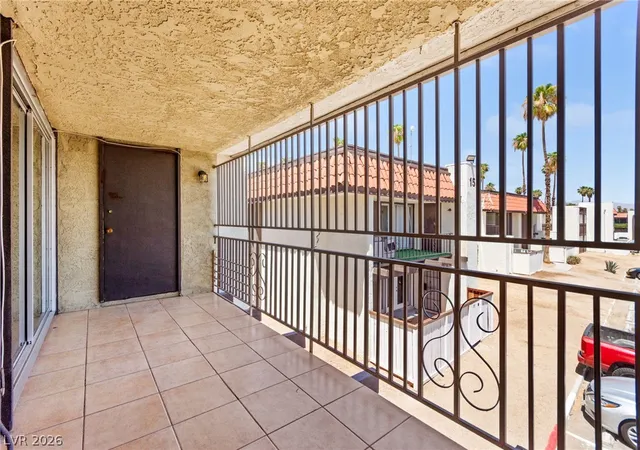 Listing Photo 2 - Condo for sale in building located at 1405 Vegas Vly Dr, Las Vegas, NV 89169 - Unit #162
