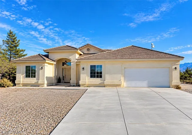 Photo 2 of Single family home for sale at 381 Arapahoe St, Pahrump, NV 89048 | MLS# 2818007 | Listing updated on 2026-09-12