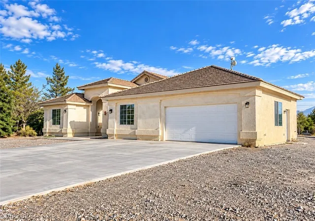 Photo 3 of Single family home for sale at 381 Arapahoe St, Pahrump, NV 89048 | MLS# 2818007 | Listing updated on 2026-09-12