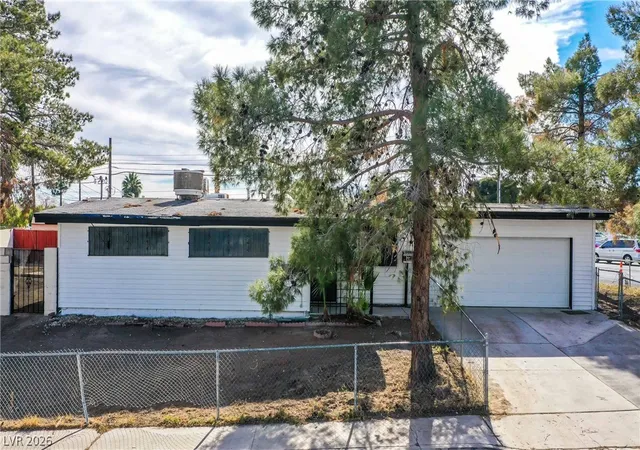 Photo 1 of Single family home for sale at 612 Bruce St, Las Vegas, NV 89101 | MLS# 2818026 | Listing updated on 2026-09-12