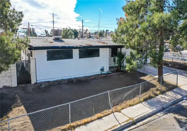 Photo 2 of Single family home for sale at 612 Bruce St, Las Vegas, NV 89101 | MLS# 2818026 | Listing updated on 2026-09-12
