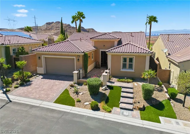 Photo 2 of Single family home for sale at 19 Contrada Fiore Dr, Henderson, NV 89011 | MLS# 2818111 | Listing updated on 2026-09-12