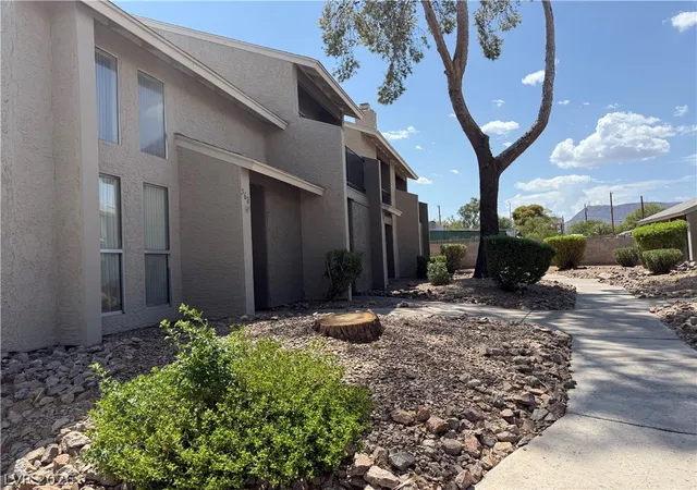 Photo 2 of Townhouse for sale at 562 Sellers Pl, Henderson, NV 89011 | MLS# 2818245 | Listing updated on 2026-09-14