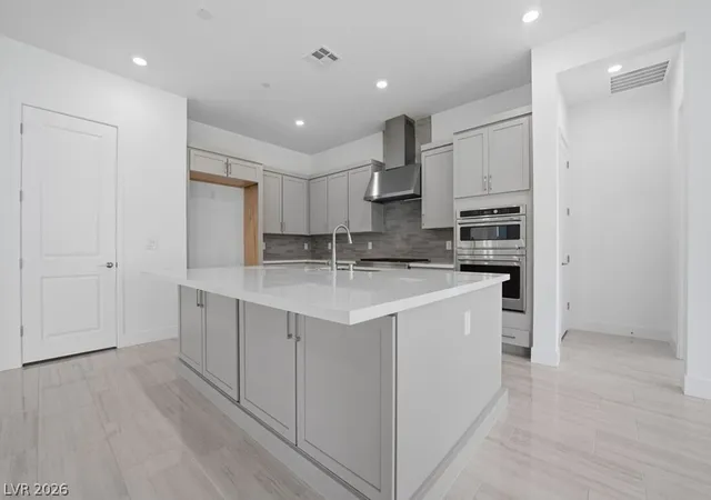 Photo 2 of Single family home for sale at 372 Tigullio Ave, Henderson, NV 89011 | MLS# 2818478 | Listing updated on 2026-09-14
