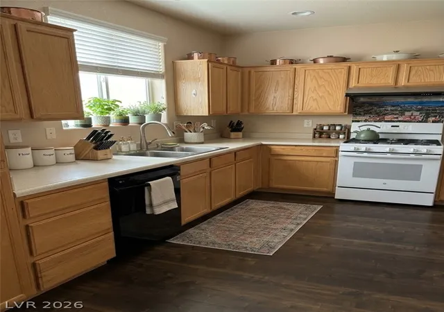 Photo 2 of Single family home for sale at 7653 Hampton Park Ln, Las Vegas, NV 89113 | MLS# 2818656 | Listing updated on 2026-09-16