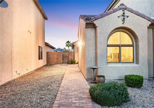 Photo 2 of Sale Pending at 2480 Sturrock Dr, Henderson, NV 89044 | MLS# 2818791 | Listing updated on 2026-09-29