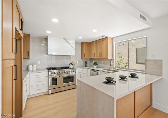 Photo 4 of Single family home for sale at 3033 Misty Harbour Dr, Las Vegas, NV 89117 | MLS# 2818852 | Listing updated on 2026-09-15
