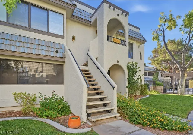 Listing Photo 3 - Condo for sale in building located at 1404 Santa Margarita St, Las Vegas, NV 89146 - Unit #H
