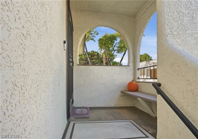 Listing Photo 4 - Condo for sale in building located at 1404 Santa Margarita St, Las Vegas, NV 89146 - Unit #H
