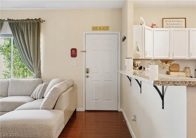 Listing Photo 5 - Condo for sale in building located at 1404 Santa Margarita St, Las Vegas, NV 89146 - Unit #H