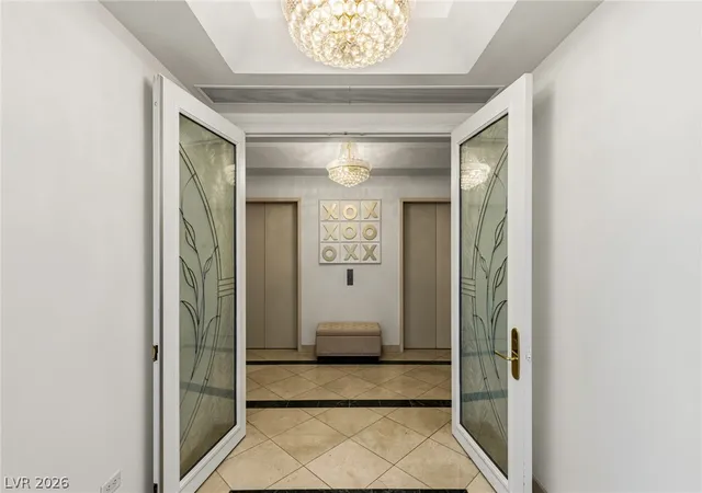 Listing Photo 2 - Condo for sale in building located at 2877 Paradise Rd, Las Vegas, NV 89109 - Unit #2802
