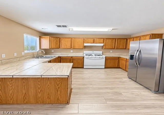 Photo 4 of Single family home for sale at 5926 Stone Holw Ave, Las Vegas, NV 89156 | MLS# 2819143 | Listing updated on 2026-09-16