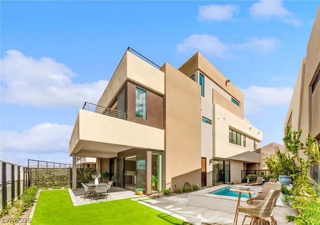 Photo 1 of Single family home for sale at 26 Heron Harbour Dr, Henderson, NV 89011 | MLS# 2818750 | Listing updated on 2026-09-27