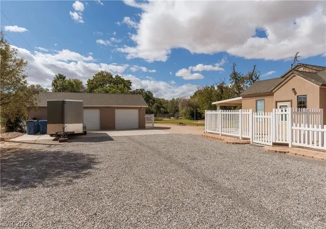 Photo 3 of Single family home for sale at 195 W Perkins Ave, Overton, NV 89040 | MLS# 2819706 | Listing updated on 2026-09-19