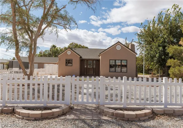 Photo 3 of Single family home for sale at 195 W Perkins Ave, Overton, NV 89040 | MLS# 2819706 | Listing updated on 2026-09-19