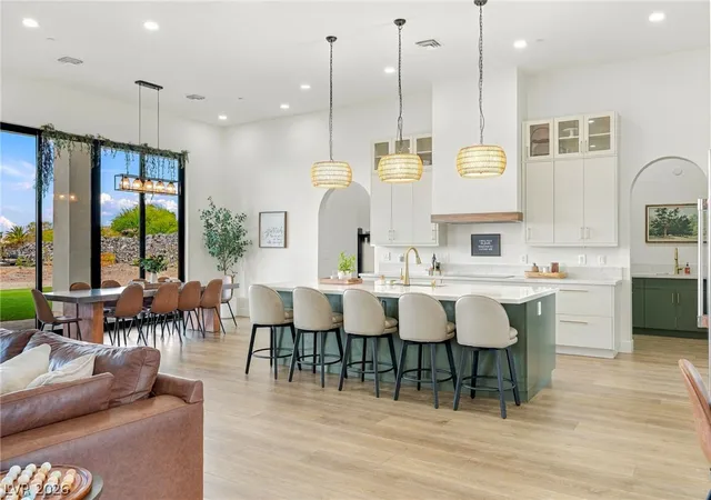 Photo 2 of Mansion for sale at 324 Wanda Rd, Henderson, NV 89002 | MLS# 2819640 | Listing updated on 2026-10-04