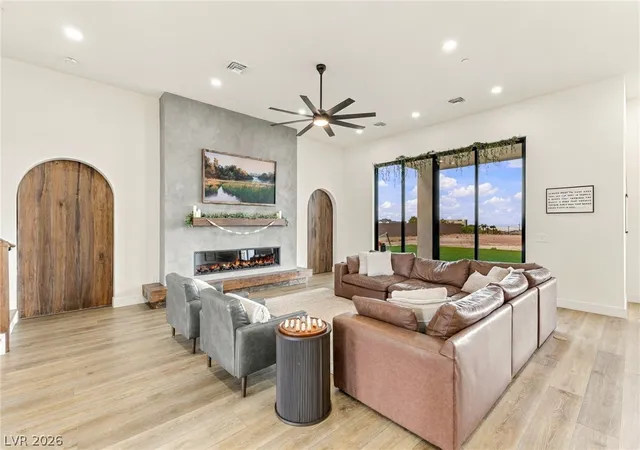 Photo 3 of Mansion for sale at 324 Wanda Rd, Henderson, NV 89002 | MLS# 2819640 | Listing updated on 2026-10-04