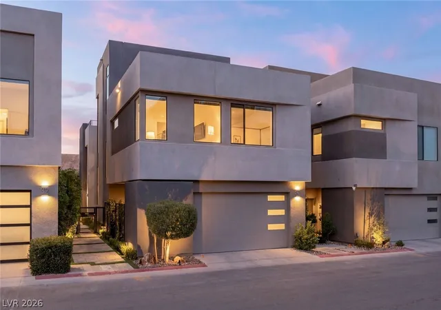 Photo 3 of Single family home for sale at 34 Lakefront Dr, Henderson, NV 89011 | MLS# 2817600 | Listing updated on 2026-09-21